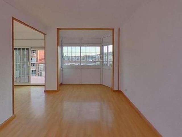 Piso en venta en Barcelona, Congrés Indians. Piso en venta en calle Cienfuegos. Pisos.