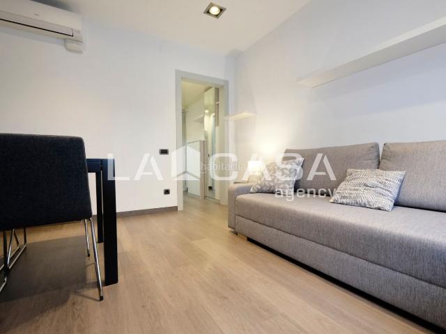 Piso en venta en Barcelona, Congrés Indians. Pisos.