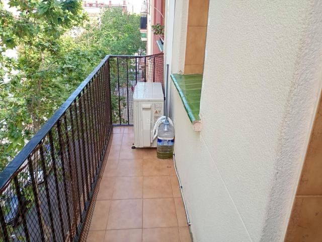 Piso en venta en Barcelona, Congrés Indians. Pisos.