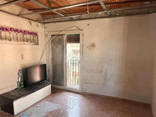 Piso en venta en Barcelona, de 40 m² 1 habitación por 110.000