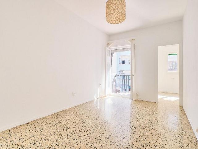 Piso en venta en Barcelona, de 47 m² 3 habitaciones por 269.000
