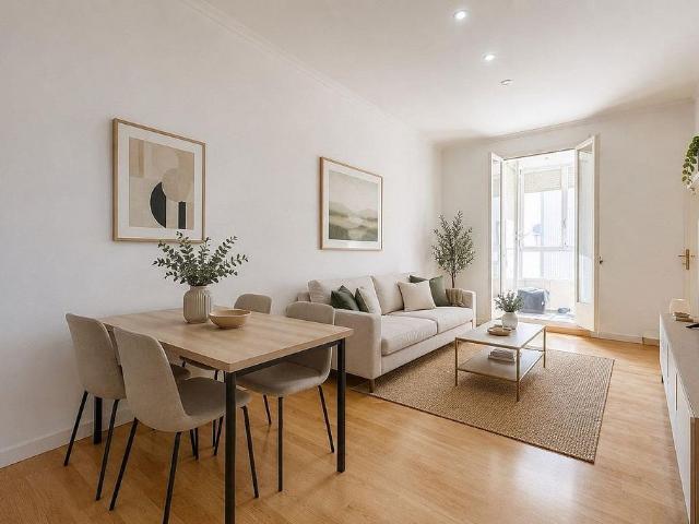 Piso en venta en Barcelona, de 45 m² 2 habitaciones por 260.000