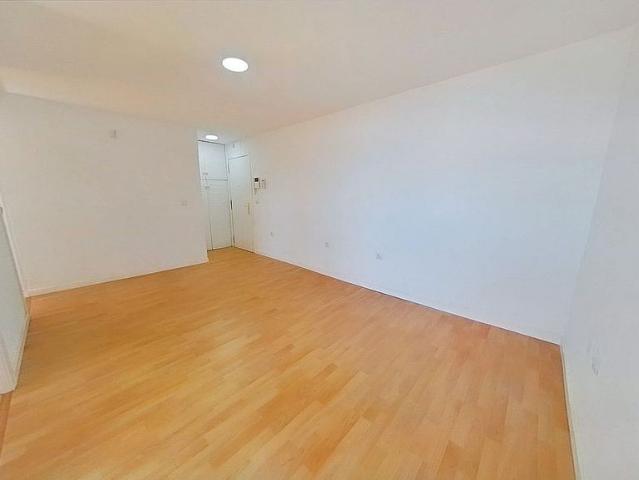 Piso en venta en Barcelona, de 46 m² 2 habitaciones por 138.000
