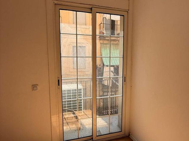 Piso en venta en Barcelona, de 46 m² 2 habitaciones por 190.000