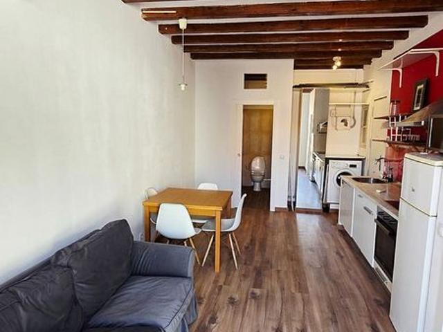 Piso en venta en Barcelona, de 48 m² 1 habitación por 270.000