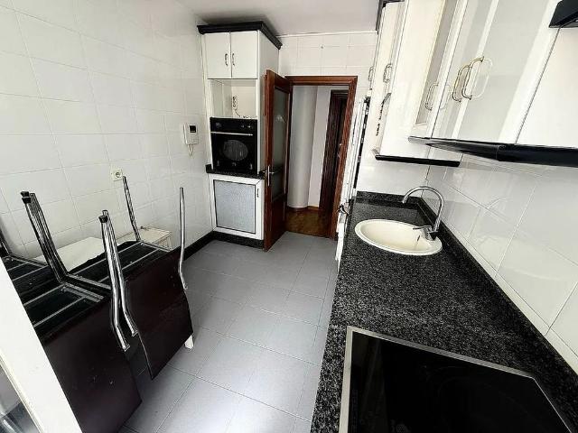 Piso en venta en Barcelona, de 50 m² 2 habitaciones por 160.000