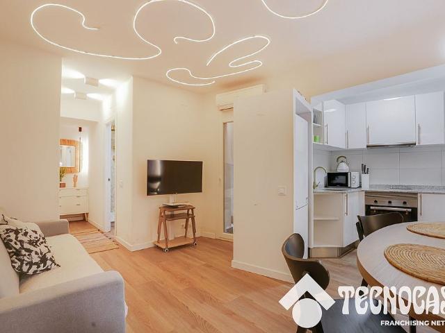Piso en venta en Barcelona, de 50 m² 2 habitaciones por 260.000