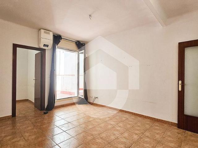 Piso en venta en Barcelona, de 50 m² 3 habitaciones por 220.000