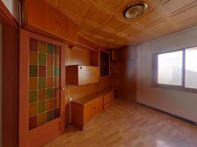 Piso en venta en Barcelona, de 51 m² 3 habitaciones por 125.210