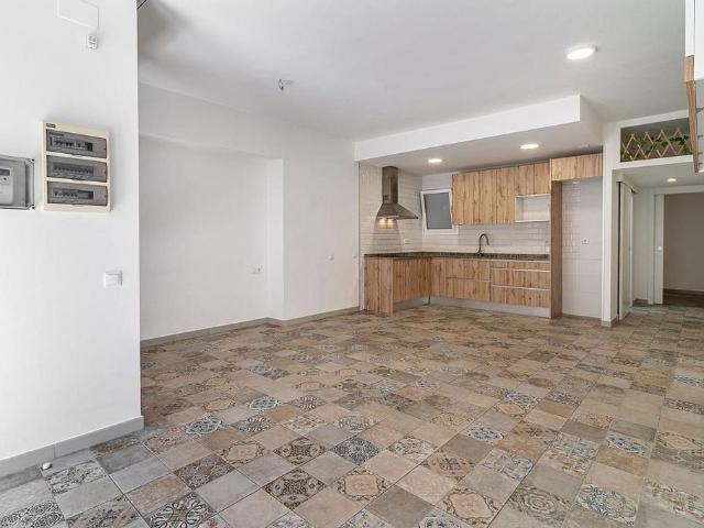 Piso en venta en Barcelona, de 52 m² 1 habitación por 195.000
