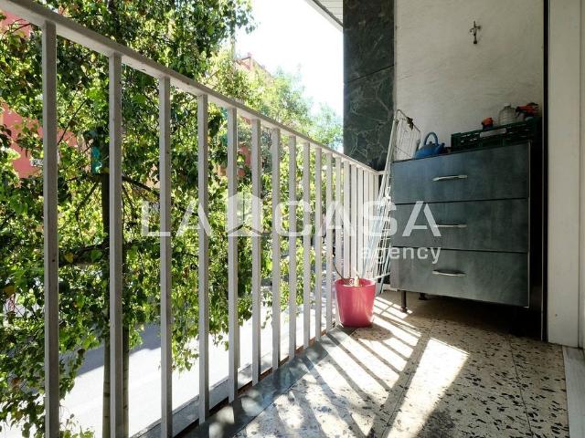 Piso en venta en Barcelona, de 57 m² 3 habitaciones por 329.000