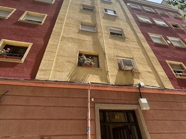 Piso en venta en Barcelona, de 54 m² 2 habitaciones por 140.000