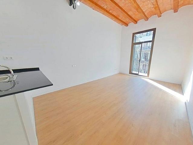 Piso en venta en Barcelona, de 56 m² 1 habitación por 385.000