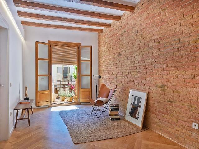 Piso en venta en Barcelona, de 56 m² 2 habitaciones por 360.000