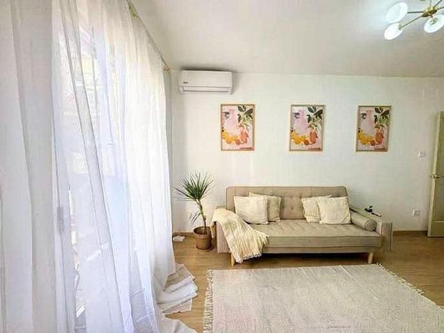 Piso en venta en Barcelona, de 59 m² 3 habitaciones por 314.000