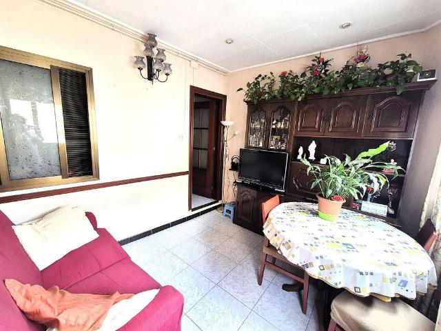 Piso en venta en Barcelona, de 60 m² 3 habitaciones por 164.900