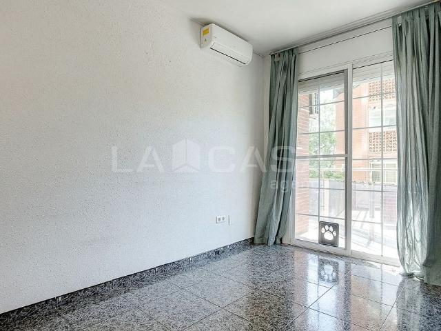 Piso en venta en Barcelona, de 62 m² 3 habitaciones por 321.500