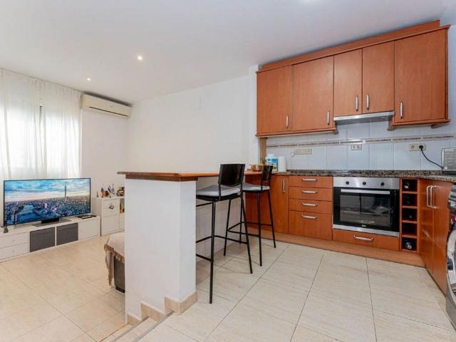 Piso en venta en Barcelona, de 64 m² 1 habitación por 239.000