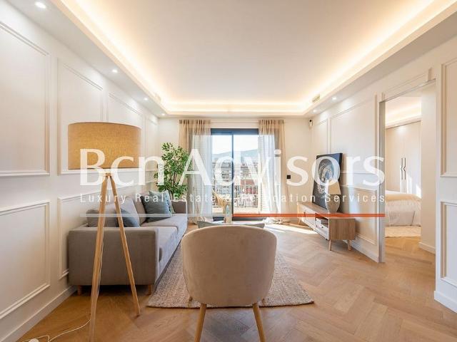 Piso en venta en calle Del Comte D'urgell, Barcelona, de 64 m² 3 habitaciones por 499.000