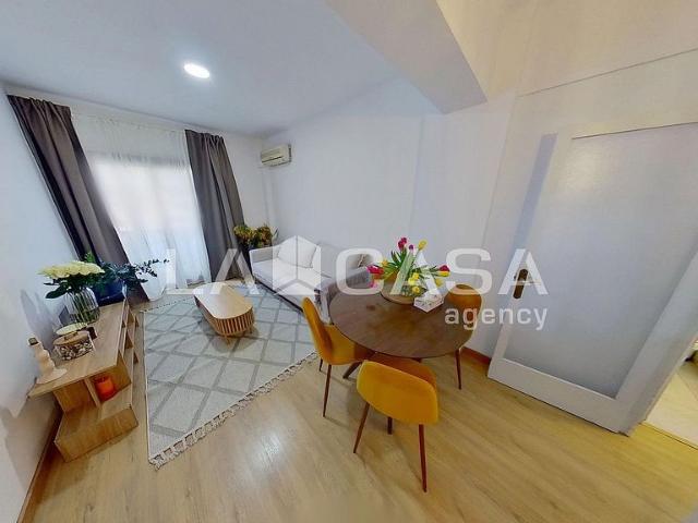 Piso en venta en Barcelona, de 64 m² 3 habitaciones por 265.000
