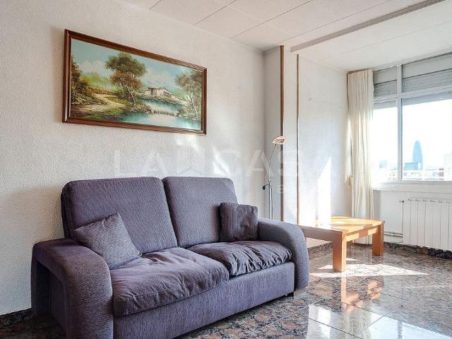 Piso en venta en Barcelona, de 64 m² 3 habitaciones por 295.000