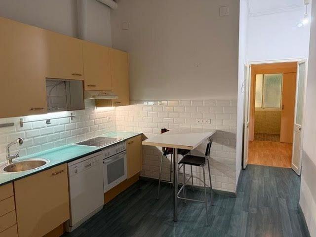 Piso en venta en Barcelona, de 65 m² 1 habitación por 279.000