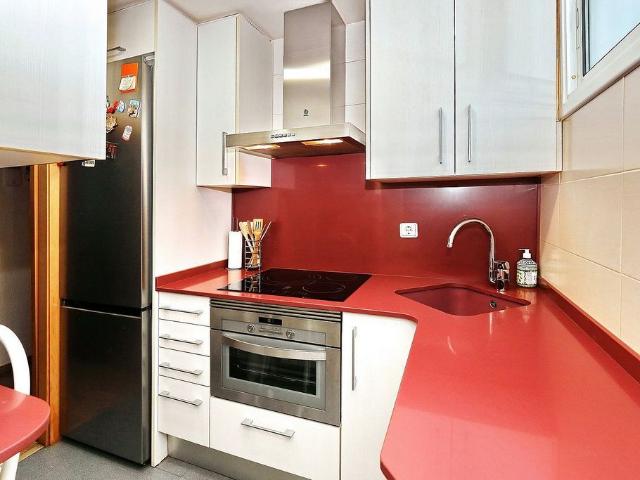 Piso en venta en Barcelona, de 65 m² 3 habitaciones por 195.000