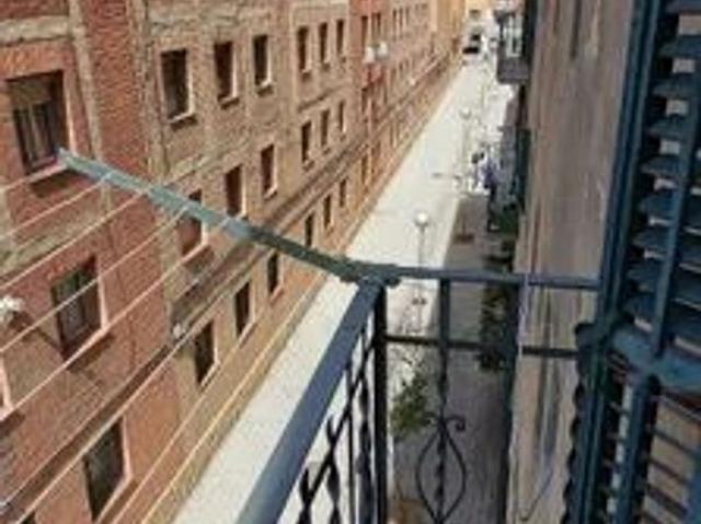 Piso en venta en Barcelona, de 66 m² 3 habitaciones por 365.000