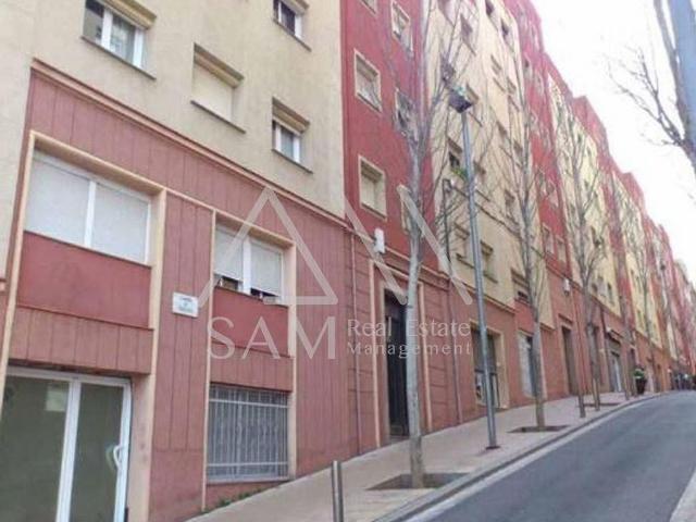 Piso en venta en Barcelona, de 69 m² 2 habitaciones por 97.000