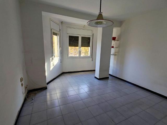 Piso en venta en Barcelona, de 70 m² 2 habitaciones por 350.000