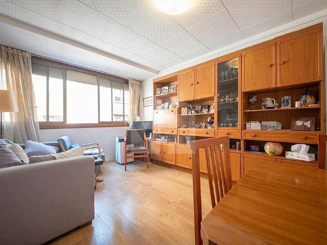 Piso en venta en Barcelona, de 70 m² 3 habitaciones por 350.000