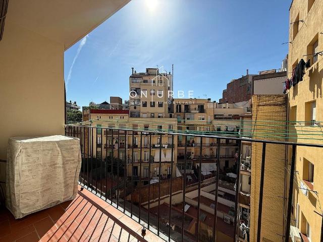 Piso en venta en Barcelona, de 72 m² 2 habitaciones por 495.000