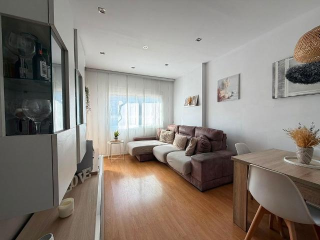 Piso en venta en Barcelona, de 77 m² 4 habitaciones por 389.000