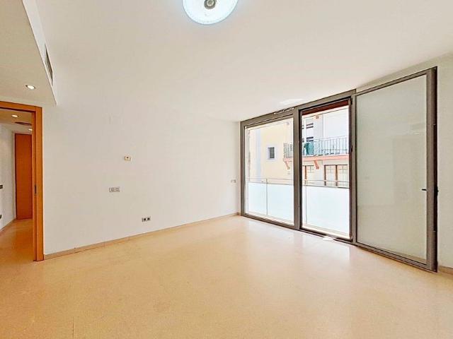 Piso en venta en Barcelona, de 74 m² 2 habitaciones por 340.000