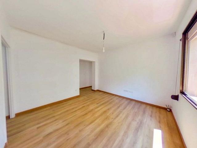 Piso en venta en Barcelona, de 74 m² 3 habitaciones por 347.000