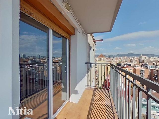 Piso en venta en Barcelona, de 74 m² 3 habitaciones por 391.000