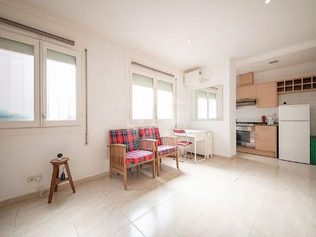 Piso en venta en Barcelona, de 75 m² 2 habitaciones por 230.000