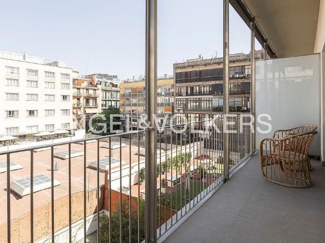 Piso en venta en Barcelona, de 76 m² 1 habitación por 360.000