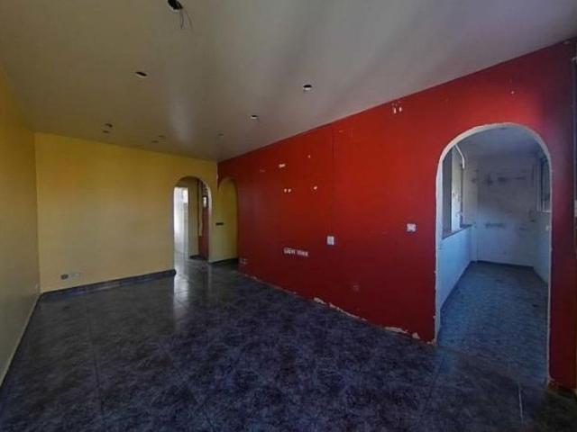 Piso en venta en Barcelona, de 76 m² 3 habitaciones por 127.270