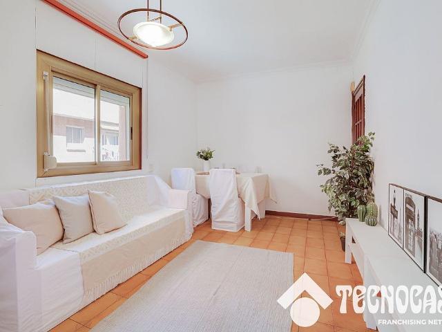 Piso en venta en Barcelona, de 76 m² 3 habitaciones por 299.000