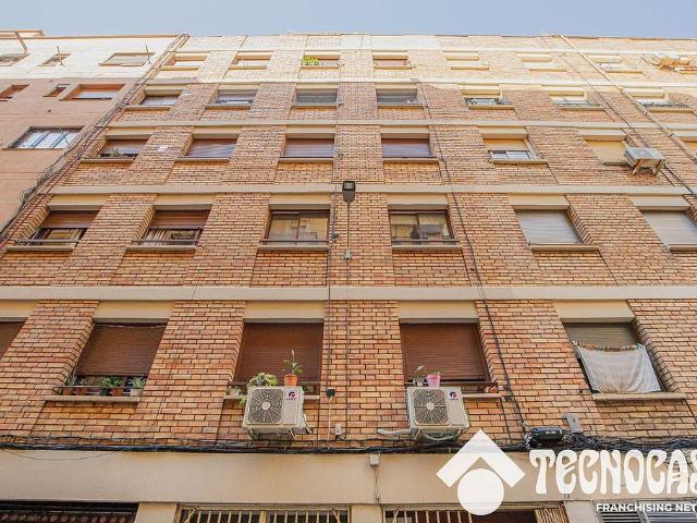 Piso en venta en Barcelona, de 76 m² 3 habitaciones por 323.000