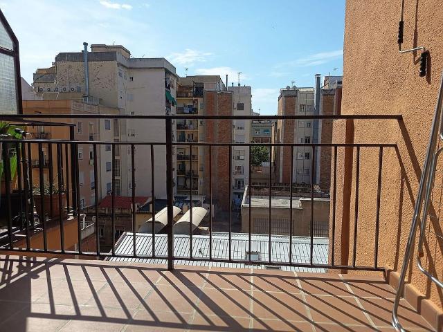 Piso en venta en Barcelona, de 78 m² 4 habitaciones por 369.000