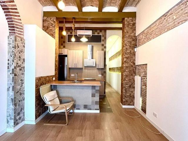 Piso en venta en Barcelona, de 83 m² 2 habitaciones por 360.000