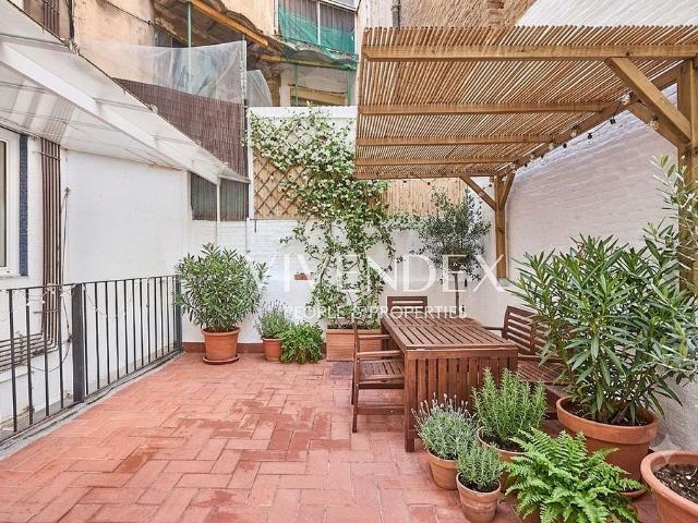 Piso en venta en calle De València, Barcelona, de 80 m² 3 habitaciones por 395.000