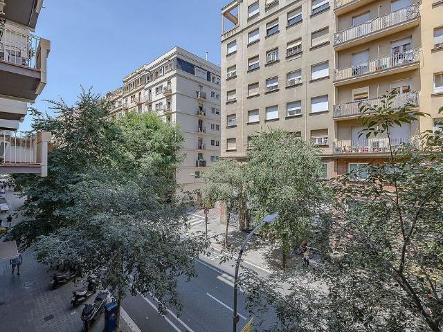 Piso en venta en Barcelona, de 87 m² 3 habitaciones por 360.000
