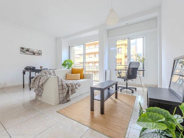 Piso en venta en Barcelona, de 85 m² 3 habitaciones por 370.000