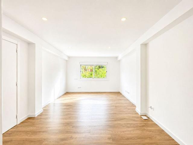 Piso en venta en Barcelona, de 85 m² 3 habitaciones por 387.000