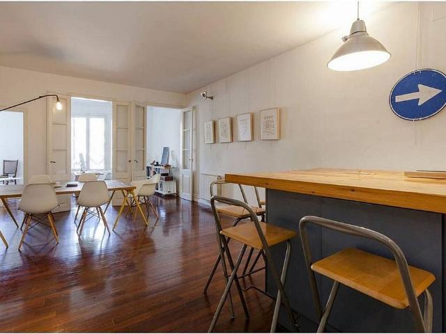 Piso en venta en Barcelona, de 90 m² 3 habitaciones por 540.000