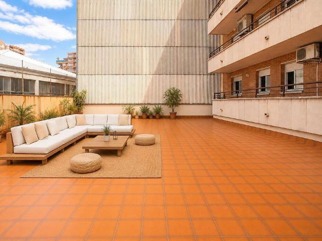 Piso en venta en Barcelona, de 90 m² 4 habitaciones por 550.000