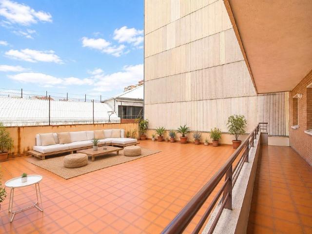Piso en venta en Barcelona, de 90 m² 4 habitaciones por 550.000